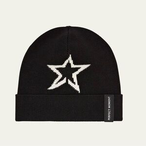 PERFECT MOMENT Merino Wool Star Pillow Beanie
